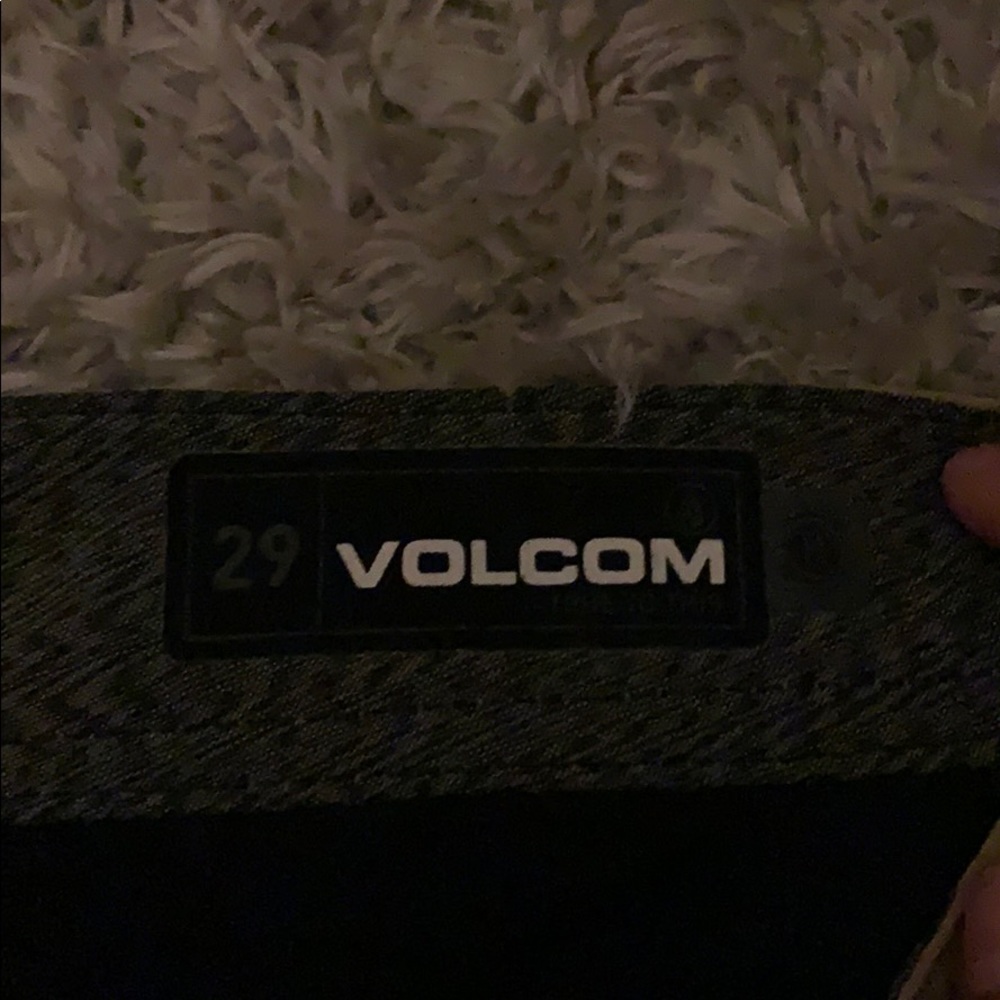 Volcom shorts - Picture 2 of 5